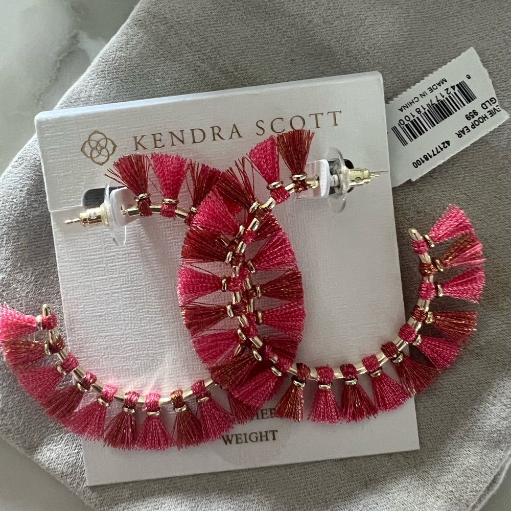 NWT Kendra Scott earrings